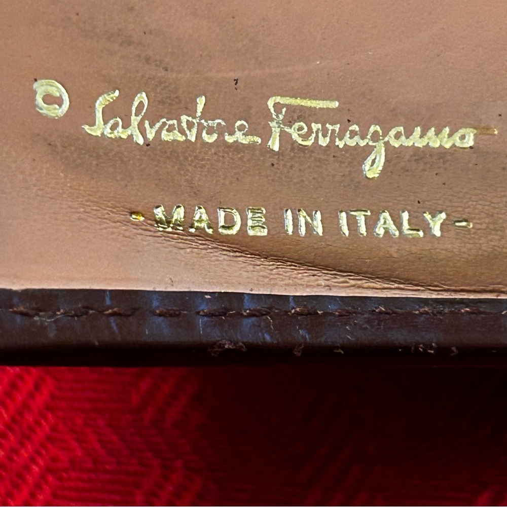 VTG Authentic Salvatore Ferragamo Bifold Calfskin Leather Wallet Gancini Clasp - Picture 4 of 11